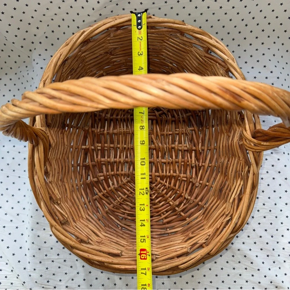 Vintage Wicker Oblong Large Handled Gathering / Storage / Display Basket 17”x15”